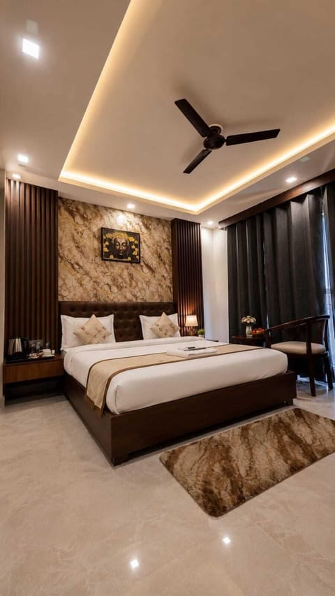 Deluxe Room | Desk, laptop workspace, free WiFi, bed sheets