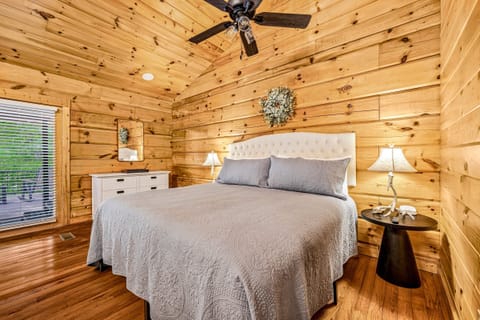 Comfortable King-size bed
