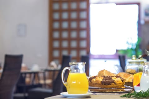 Daily buffet breakfast for a fee