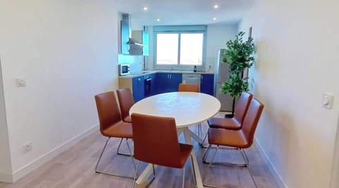 Apartment | Dining