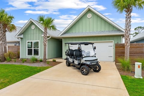 Brand new 6 seater Denago Golf Cart included