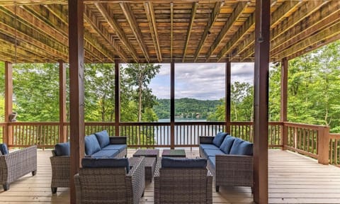 Lower Level Deck 