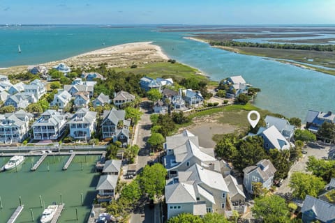 AMAZING LOCATION AND VIEWS 18 WINDWARD