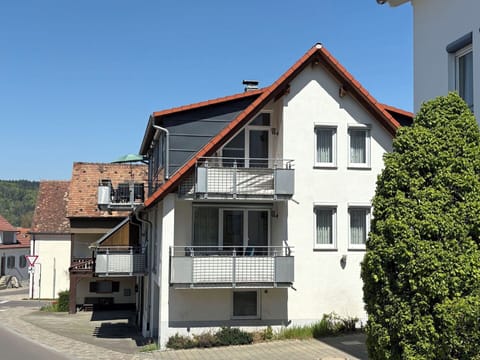 Building, Window, Residential Area, House, Home, Roof, Town, Neighbourhood, Facade, Architecture