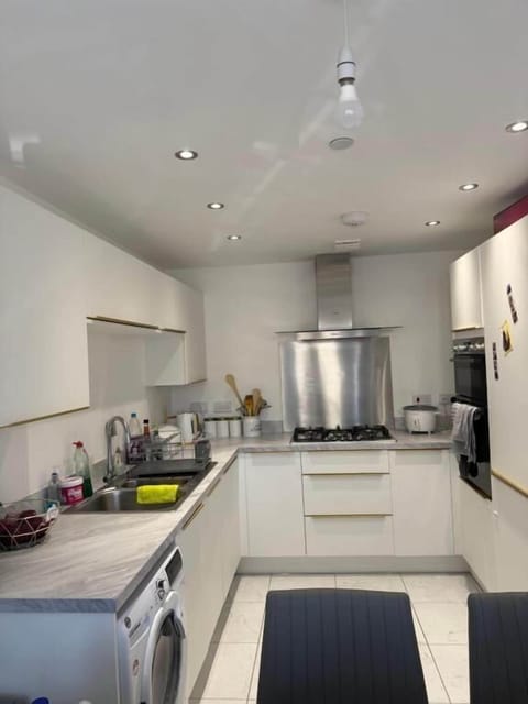 House, 2 Bedrooms, City View | Interior