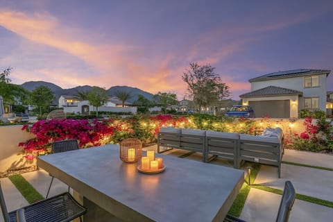 Fire Pit | Seating & Dining