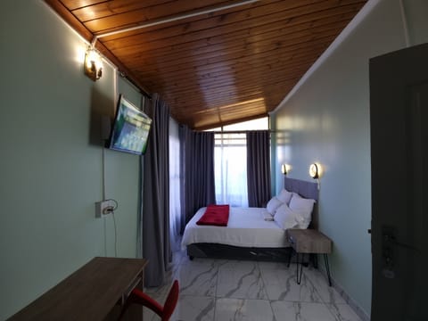 Comfort Double Room | Desk, laptop workspace, iron/ironing board, free WiFi
