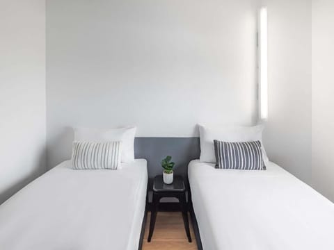 Free WiFi, bed sheets