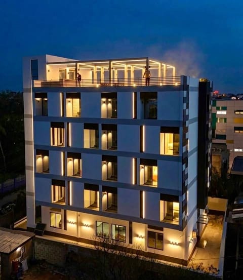 Single Room, Balcony, City View | Outdoor dining