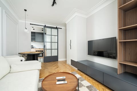 Apartment, Balcony | Living area