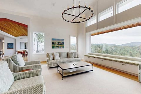 Settle into your sun-drenched great room where soaring ceilings and panoramic Calistoga mountain views create the ultimate wine country welcome after a day of tastings.