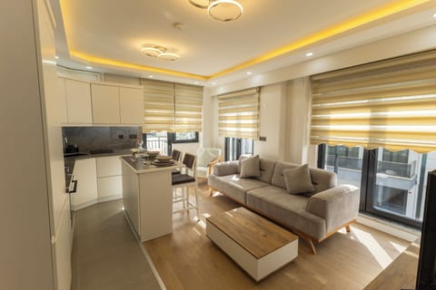 Comfort Apartment, Balcony | Living area