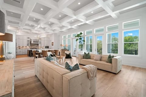House, Multiple Beds (30a All Day) | Living area
