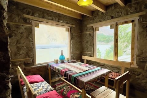 Deluxe Double Room, Mountain View | Dining
