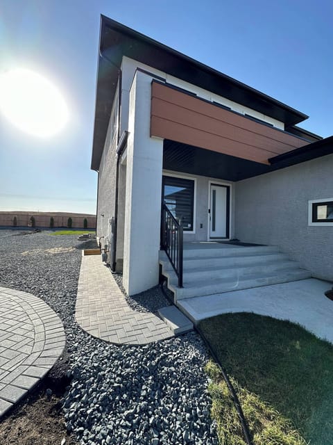 Room, 2 Bedrooms, Smoking | Exterior detail
