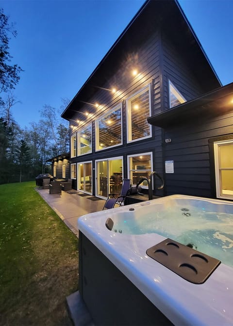 Exterior 6