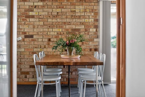 053 - 22 Chapman Rd, Middleton - WEB RES