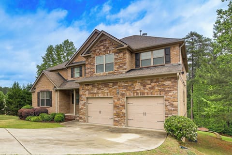 Lawrenceville Vacation Rental | 5BR | 5.5BA | 4,000 Sq Ft | 3 Steps for Entry