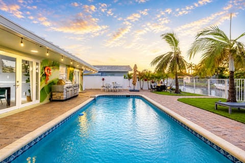 Private pool view.