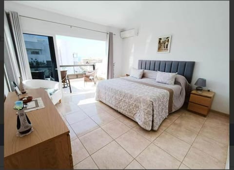 2 bedrooms, WiFi (free), bed sheets