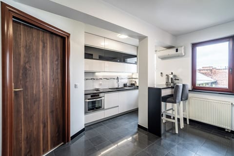 Apartment | Private kitchenette | Coffee/tea maker, electric kettle