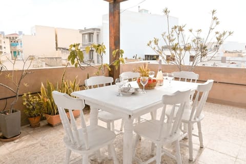 Villa, 5 Bedrooms, City View | Outdoor dining