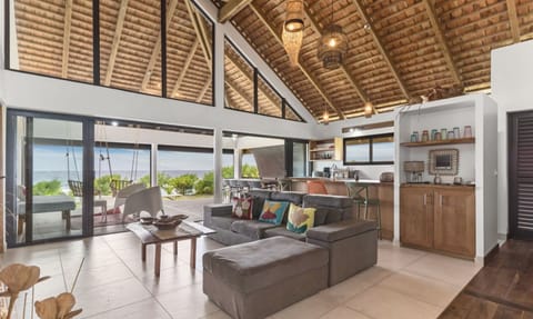 House | 5 bedrooms, high-speed internet