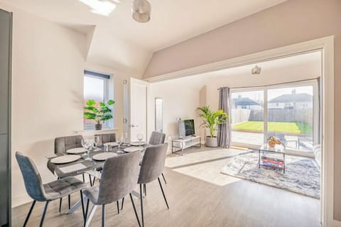 House | 4 bedrooms, Internet