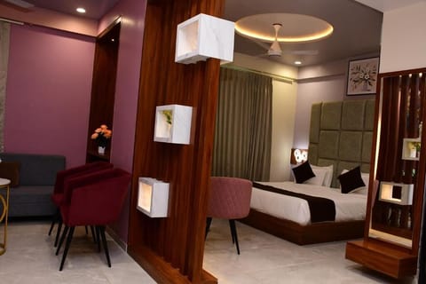 Deluxe Double Room | Desk, WiFi (free)