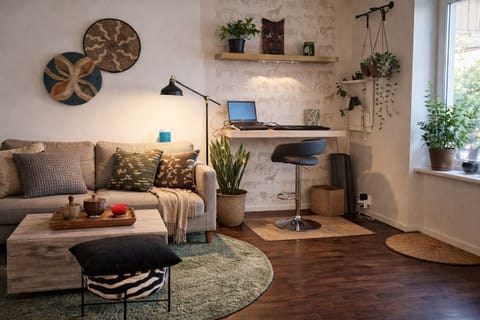 Apartment, 1 Bedroom, Patio | Living room