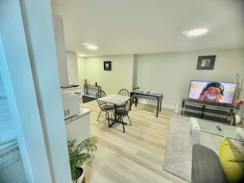 House, 1 Bedroom | Living room