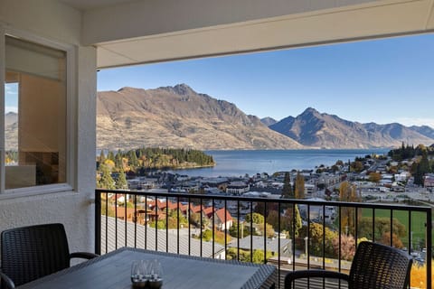 Panoramic views of queenstown from every window
