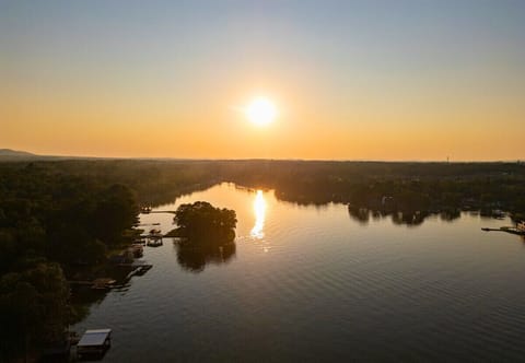 Wide lake views create a calm, peaceful backdrop for mornings, afternoons, and evenings alike.