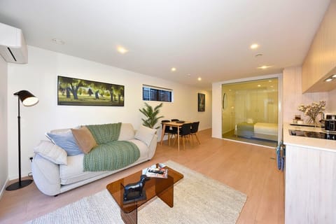 9 245 Moorhouse Ave (10) - Edited