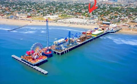 Walk to the beach, restaurants, and entertainment!