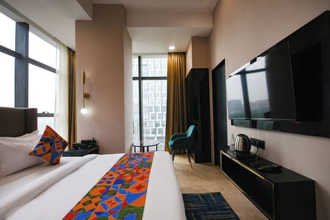 Egyptian cotton sheets, premium bedding, in-room safe, free WiFi
