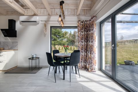 Comfort Chalet, Garden View | Dining