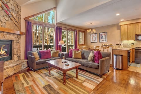 Great Room at Saddlewood Townhome