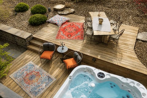 Backyard deck with private jacuzzi