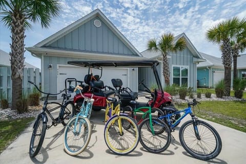 Bikes & 6 seater golf cart for easy beach-town exploring