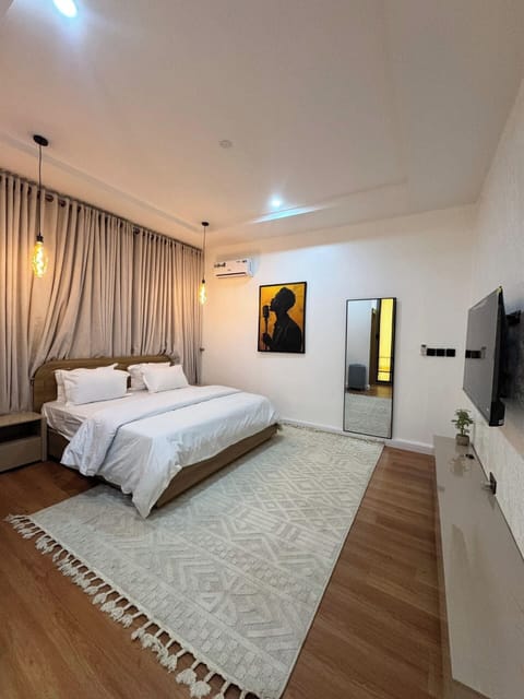 Economy Room, Balcony, City View | Desk, laptop workspace, free WiFi
