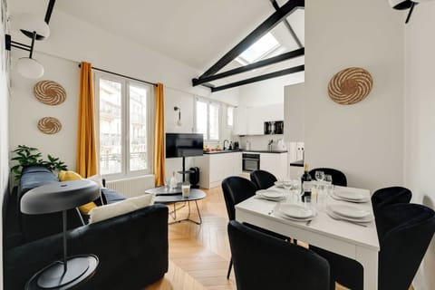 Apartment | Dining