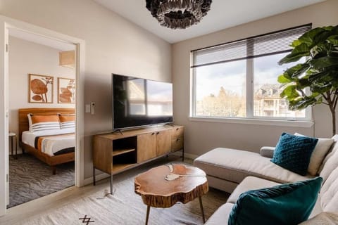 Basic Apartment | Living area