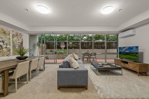 Classic Apartment, 3 Bedrooms, Patio | Living area