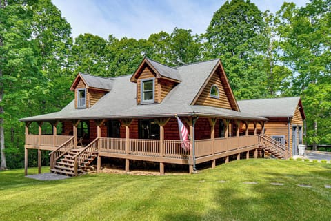 Bedford Vacation Rental | 4BR | 3BA | 4,000 Sq Ft