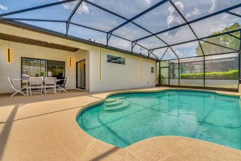 Kissimmee Vacation Rental | 3BR | 2BA | 1,600 Sq Ft | Threshold Step to Enter