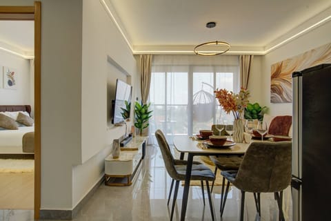 Apartment, 1 Bedroom | Dining room