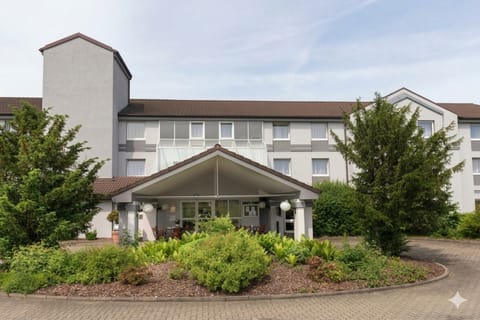 Hotel Exterior [summer]