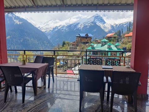 Superior Room, Mountain View | Outdoor dining