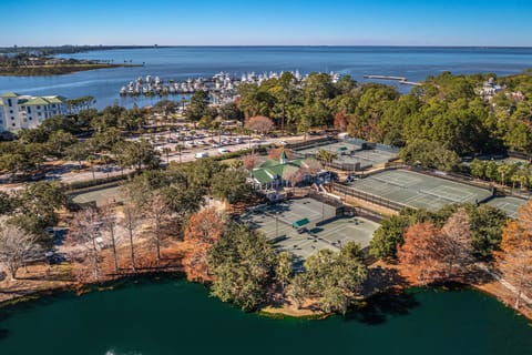 House, 3 Bedrooms | Sport court